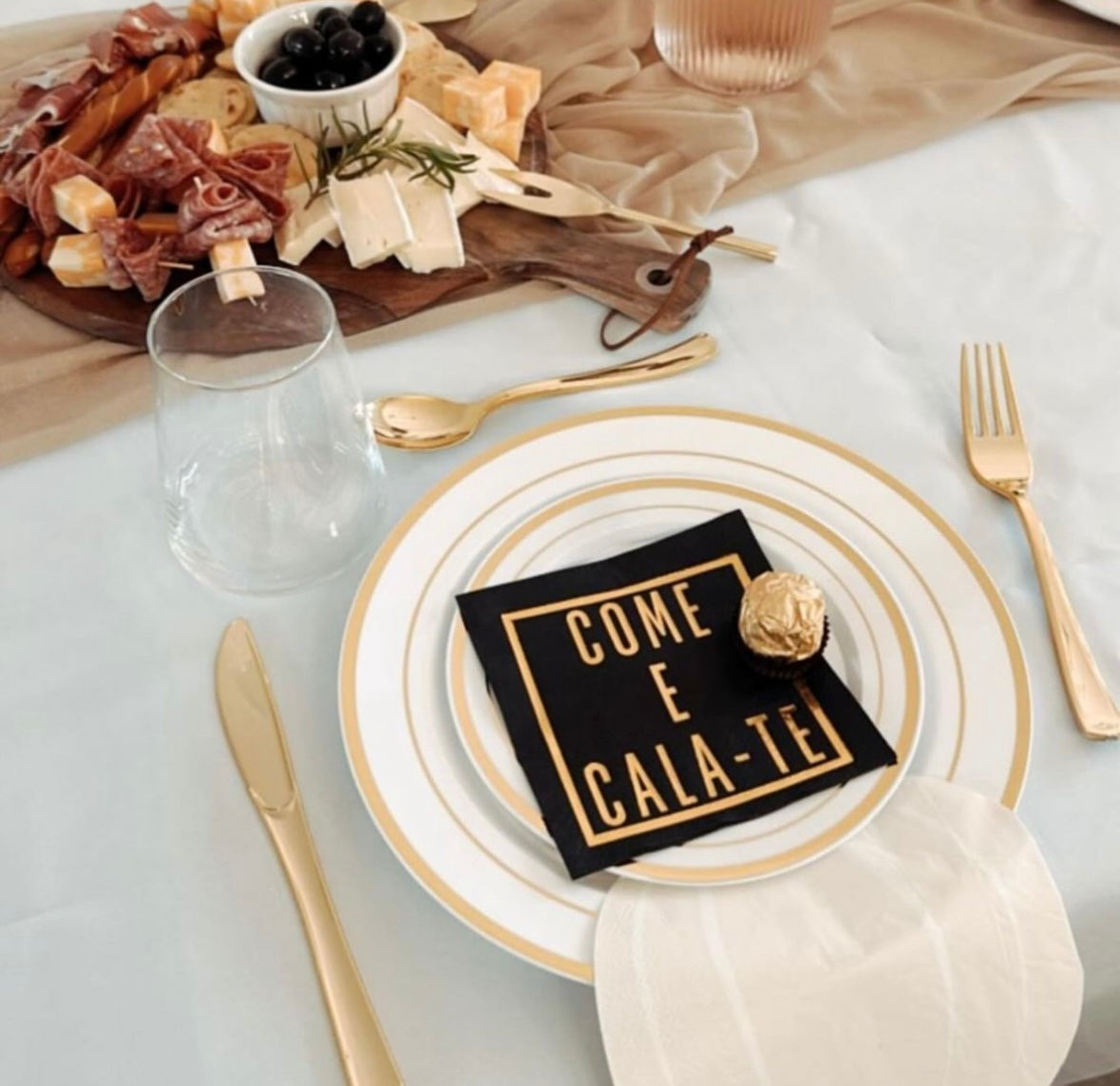 The Come E Cala-Te Cocktail Napkin (50 ct) image 1